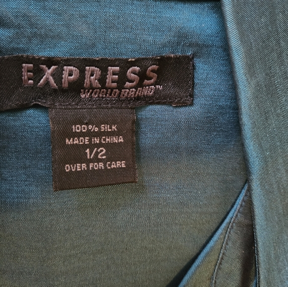 Express size 1/2 XS 100% silk button up blouse teal blue, vintage,office - Picture 6 of 7